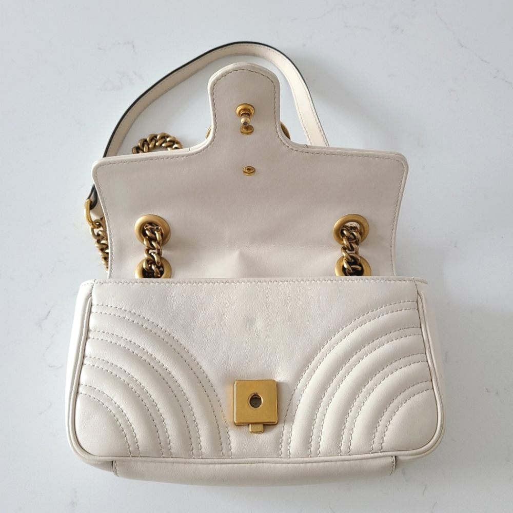 Gucci GG Marmont matelassé mini bag - Picture 10 of 15